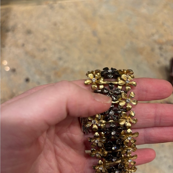 Vintage Gold Floral Bracelet - Picture 3 of 5